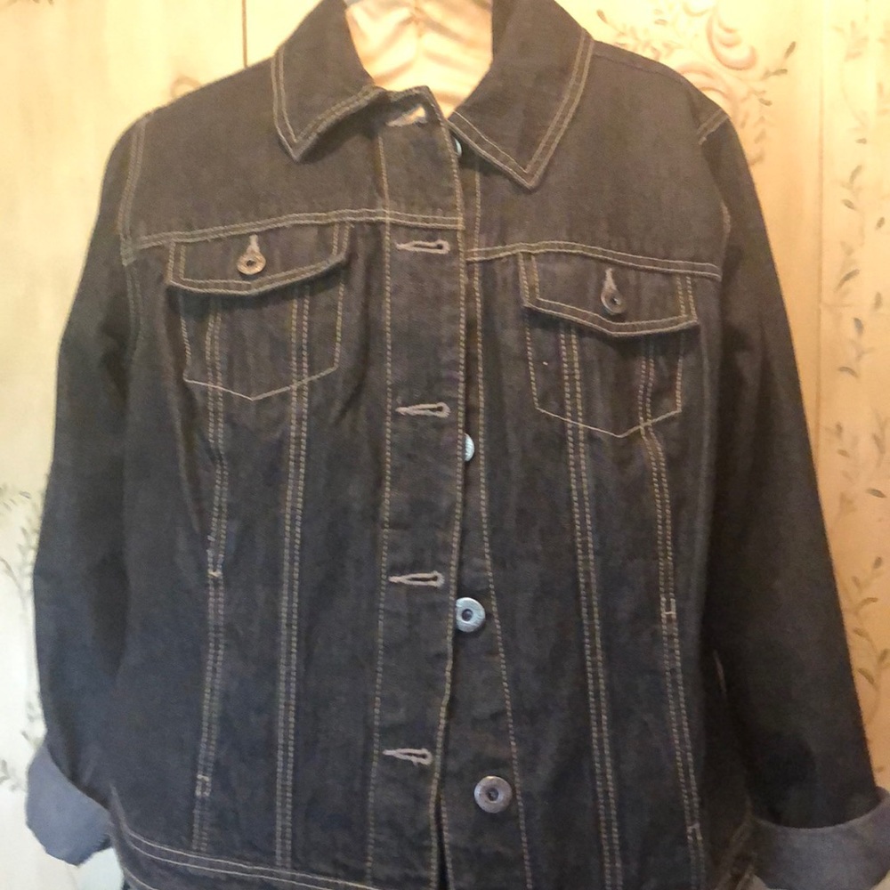 Denim jacket with pockets
